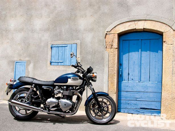 Triumph Bonneville SE | Motorcyclist