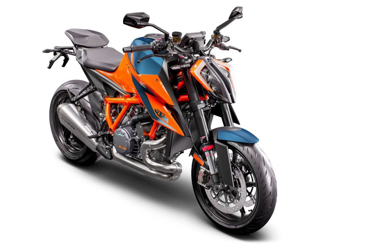 Fun fact: Apparently KTM doesn’t name its bodywork colors. So this is just the “blue” color option for the 2023 Super Duke R Evo.