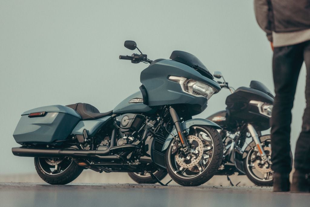 The new design maintains the recognizable silhouette while treading new territory: Never before has the Road Glide received such significant styling changes.