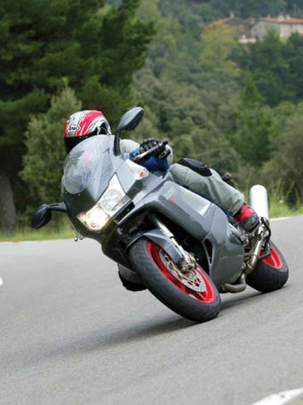 DUCATI SPORT TOURING ST4s/ABS　マニュアル　74 2004 Ducati ST 4S ABS | Motorcycle.com
