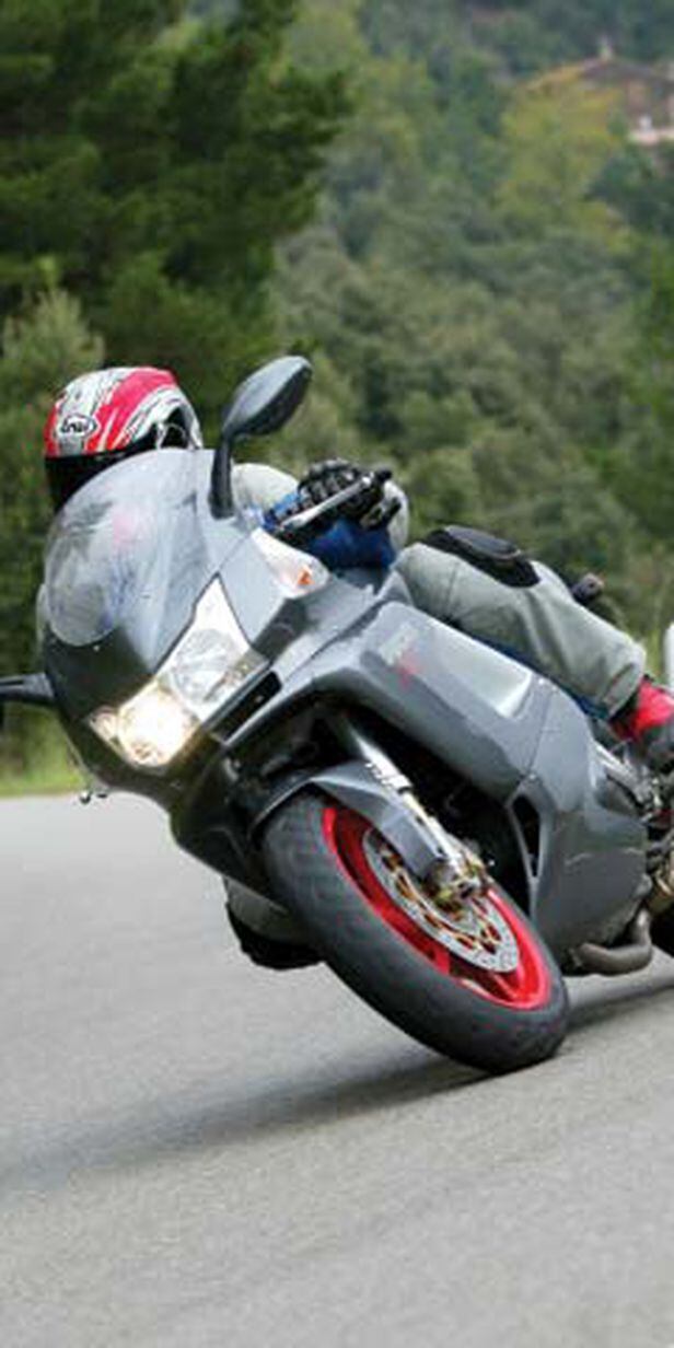 DUCATI SPORT TOURING ST4s/ABS　マニュアル　74 2005 Ducati ST4s Retro Review | Digging Into Archives