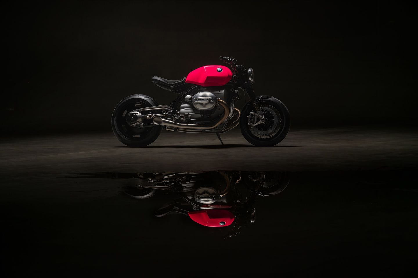 The BMW R 20 has undeniable presence.