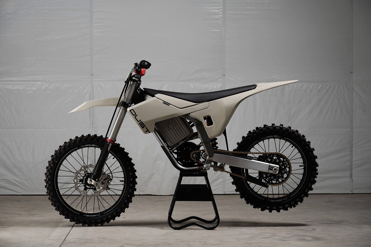 The electric equivalent of 125cc of dirt fun: the Dust Moto Model_1 prototype.