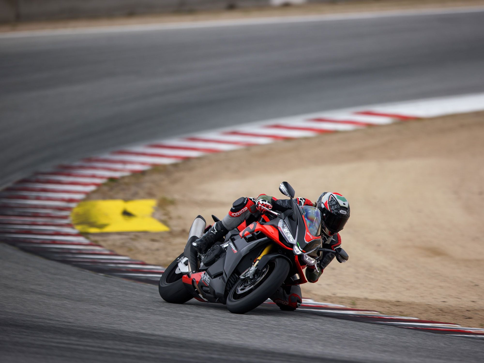 An even longer-stroke 1,099cc engine boosts midrange torque and allows the RSV4 to leap off turns.