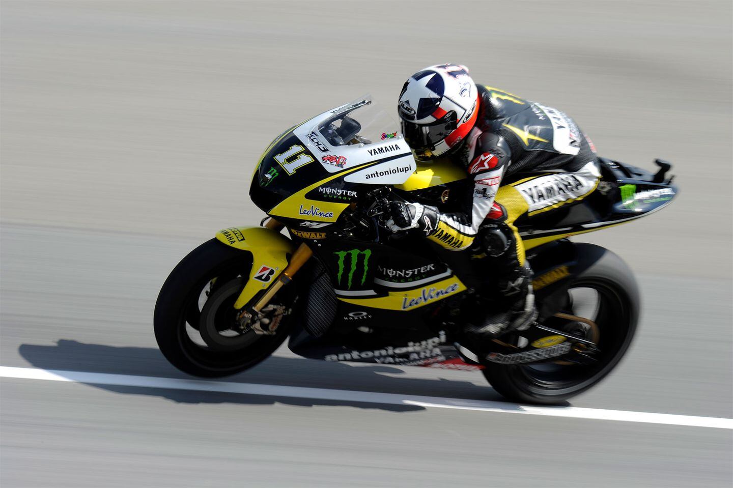 Jorge Lorenzo crowned 2010 MotoGP World Champion as Valentino