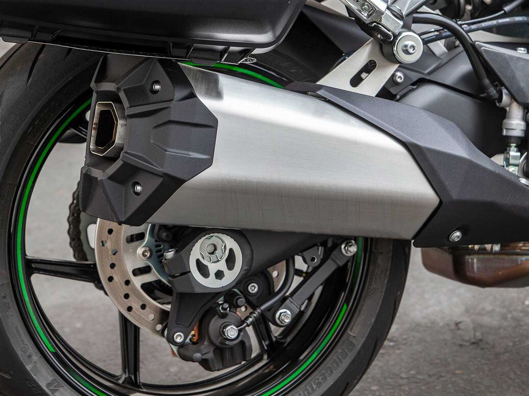 2020 Kawasaki Ninja 1000SX MC Commute Review Photo Gallery