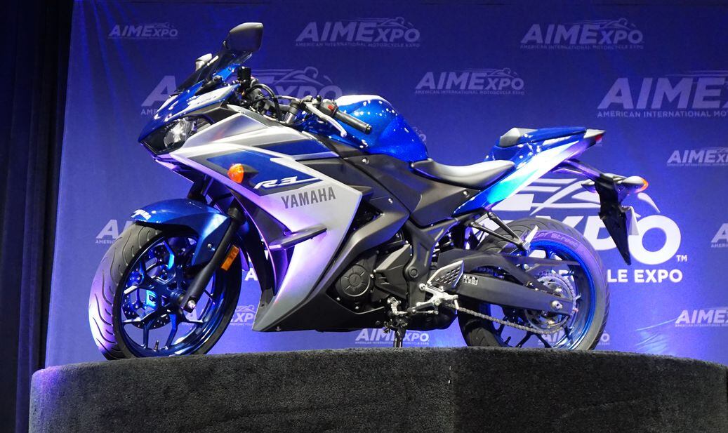 2015 Yamaha YZF-R3 | FIRST LOOK | Motorcyclist