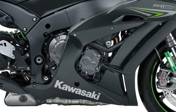 FIRST LOOK AT KAWASAKI'S NEW ZX-10R SUPERBIKE FOR 2016 | Motorcyclist