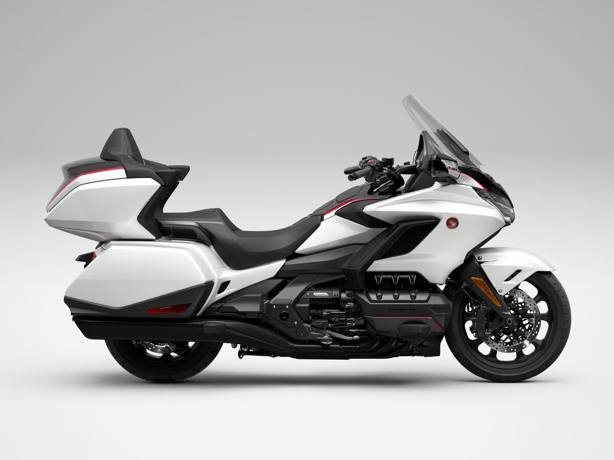 The 2024 Honda Gold Wing Tour Airbag Automatic DCT.