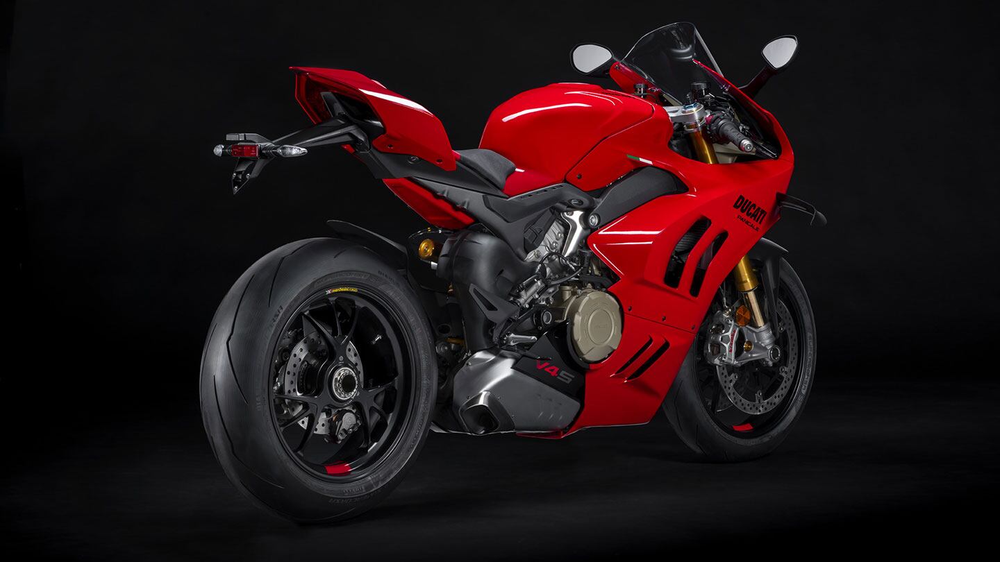 Yes, that red part beneath the seat is part of the fuel tank. Mass centralization helps the Panigale V4 carve corners like a dream.