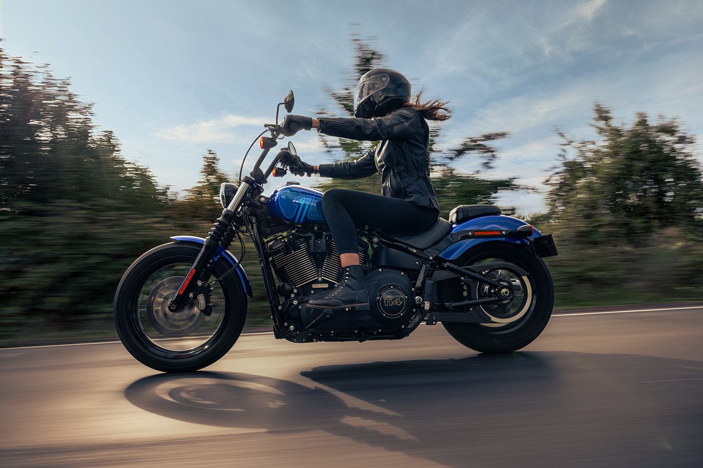 Mid-mount controls don't offer the most legroom for taller riders.