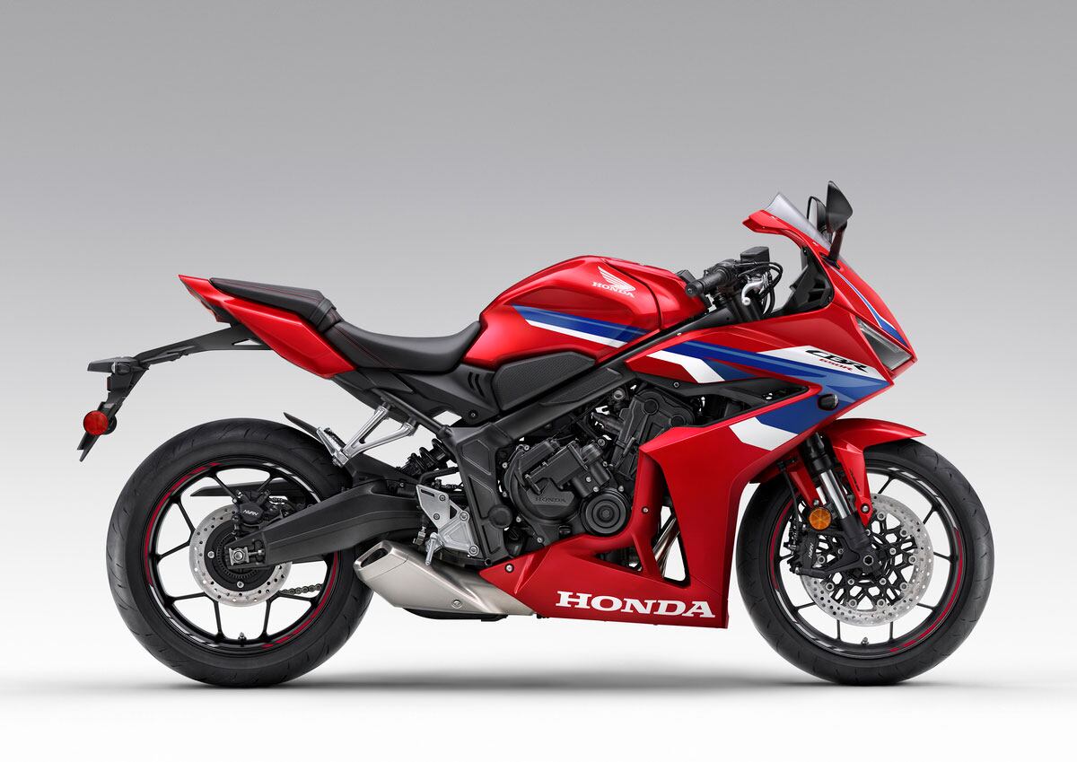 Honda's 2024 CBR650R returns with the brand-new E-Clutch.