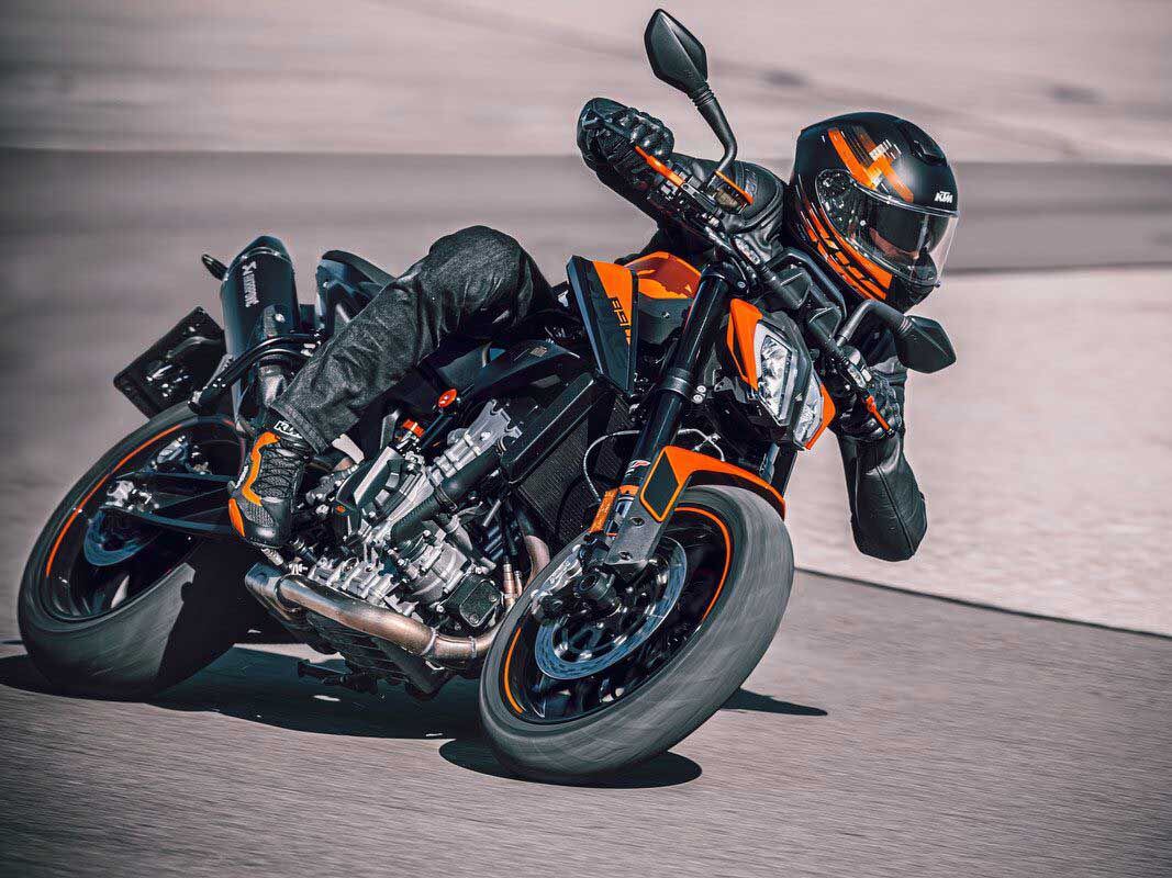 For 2021, KTM is ditching the 790 Duke as its entry-level middleweight naked, bringing us the 115 hp, 372-pound 890 Duke.