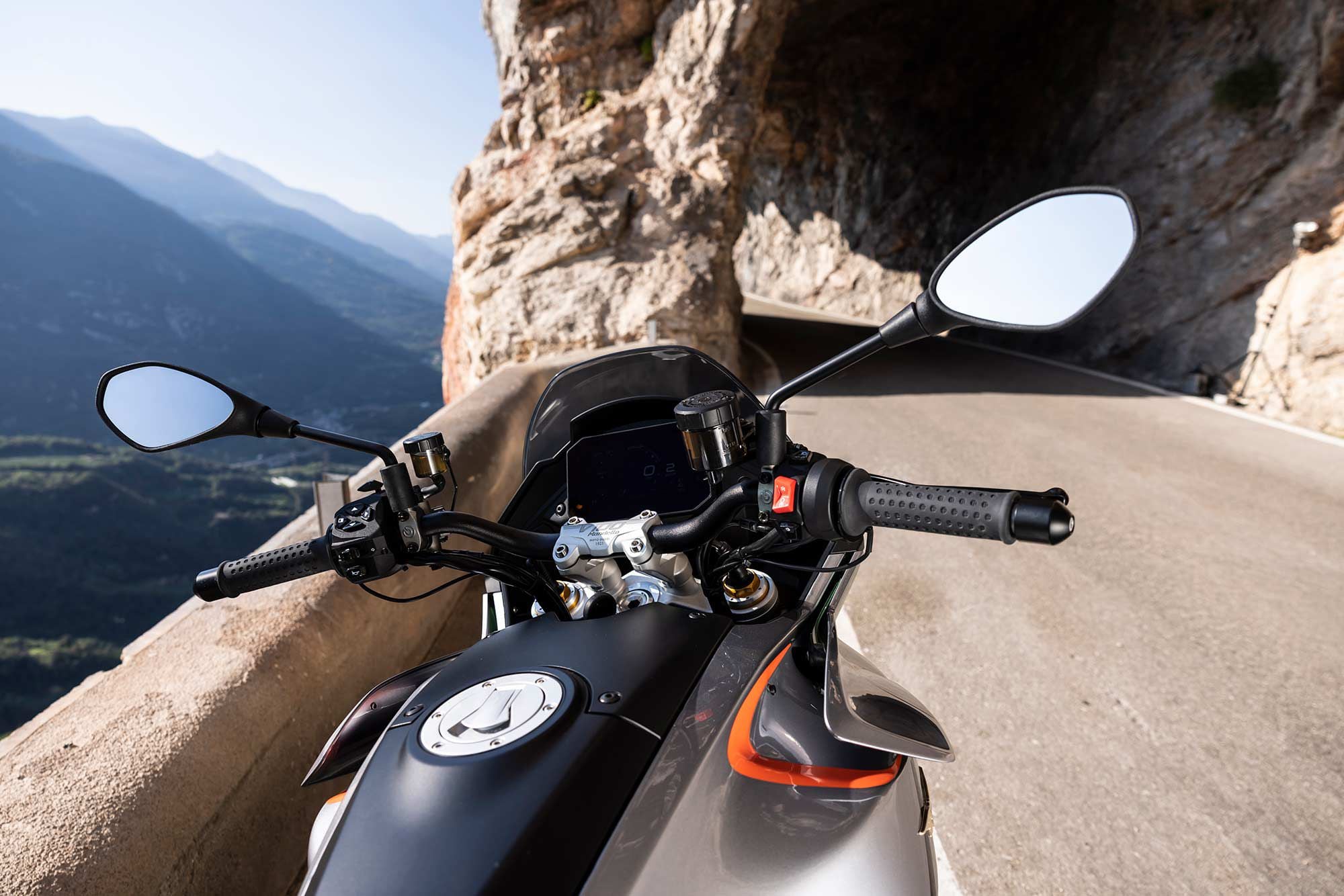The Moto Guzzi V100 Mandello S features a well-proportioned cockpit that will be appreciated by riders of any size.