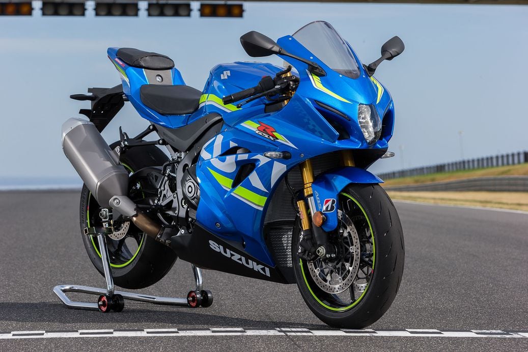 2017 Suzuki GSXR1000 Superbike Test | Motorcyclist