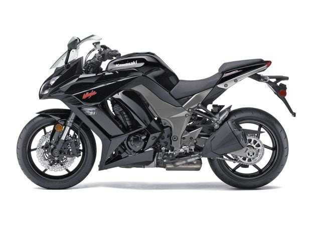 2011 Kawasaki ZX-10R | Smart and Stronger | Motorcyclist
