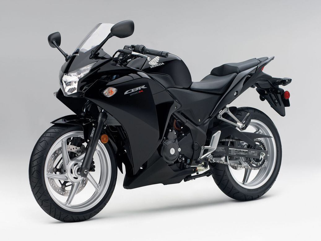 First Look: 2011 Honda CBR250R | Motorcyclist