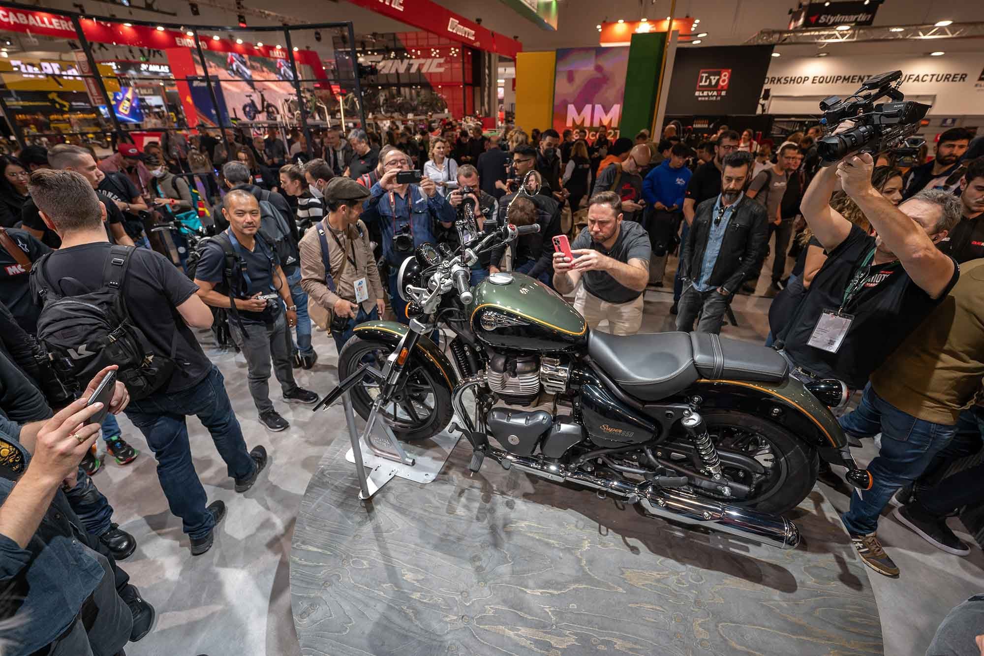 Unveiling of the Super Meteor 650 during the 2022 EICMA show.