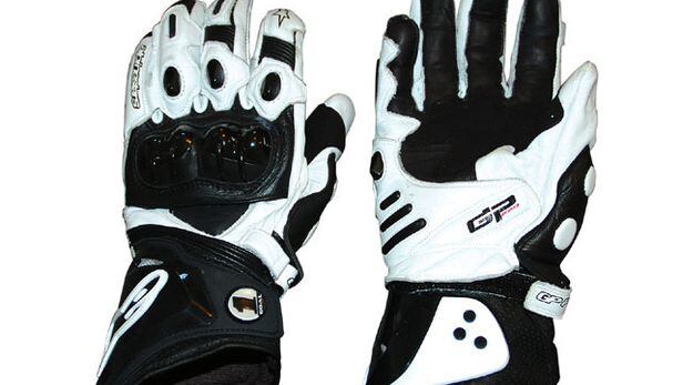Alpinestars GP Pro Gloves 白/黒 Alpinestars GP Pro Gloves | MC Tested | MC Garage | Motorcyclist