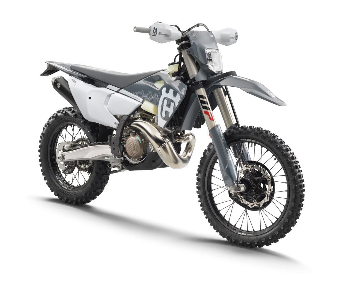 Enjoy the picture. That's about as clean as a Husqvarna TE 300 Pro is ever going to get.